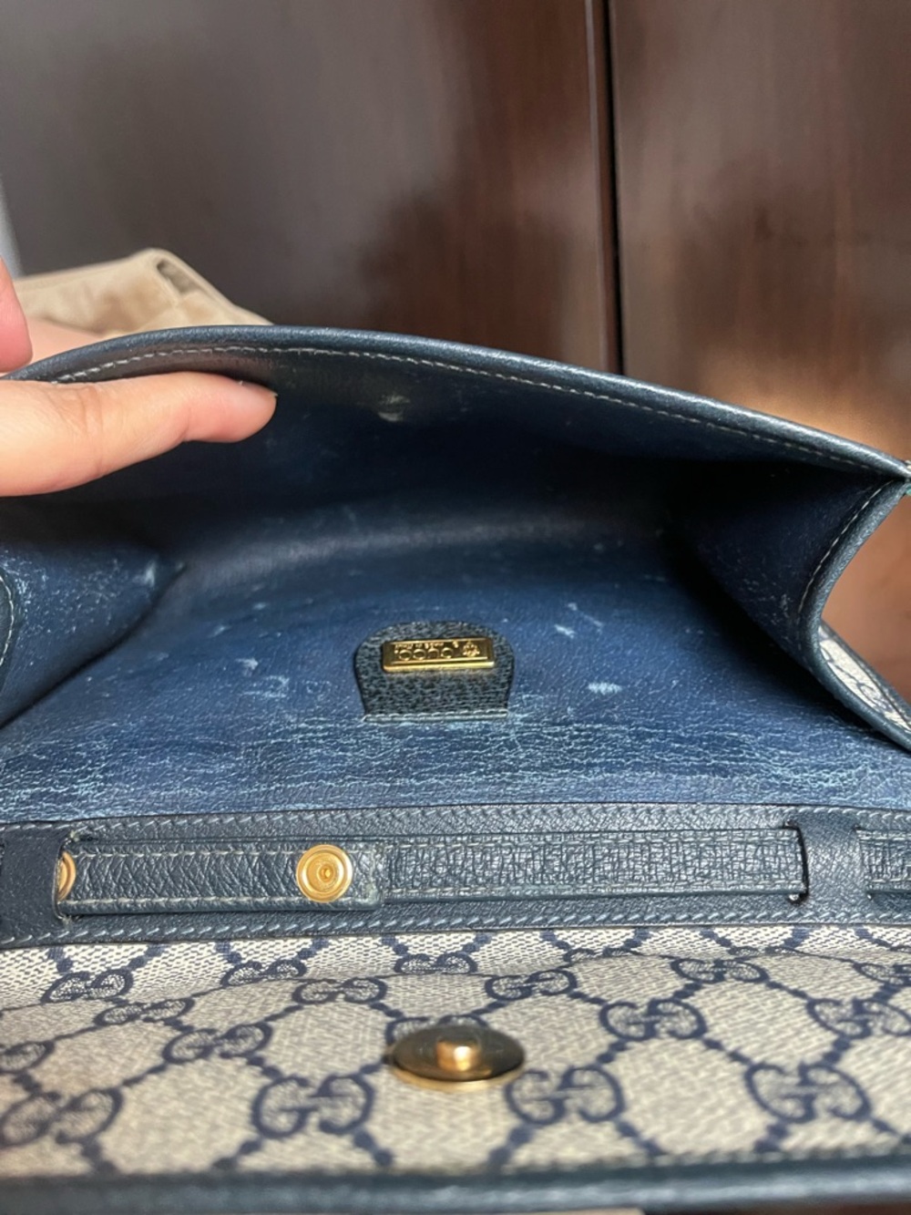 Authentic Gucci vintage GG canvas crossbody bag - Picture 9 of 13